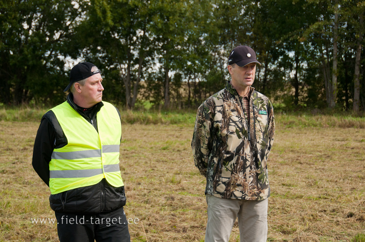 0010   Tanastel voistlustel on meiega Vahur   uks voistluste kohtunikest, kes kontrollib, kas Te lasete nii nagu reeglid ette naevad